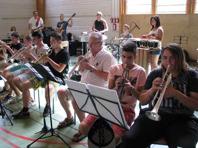 répétition pour le concert répétition de musiciens